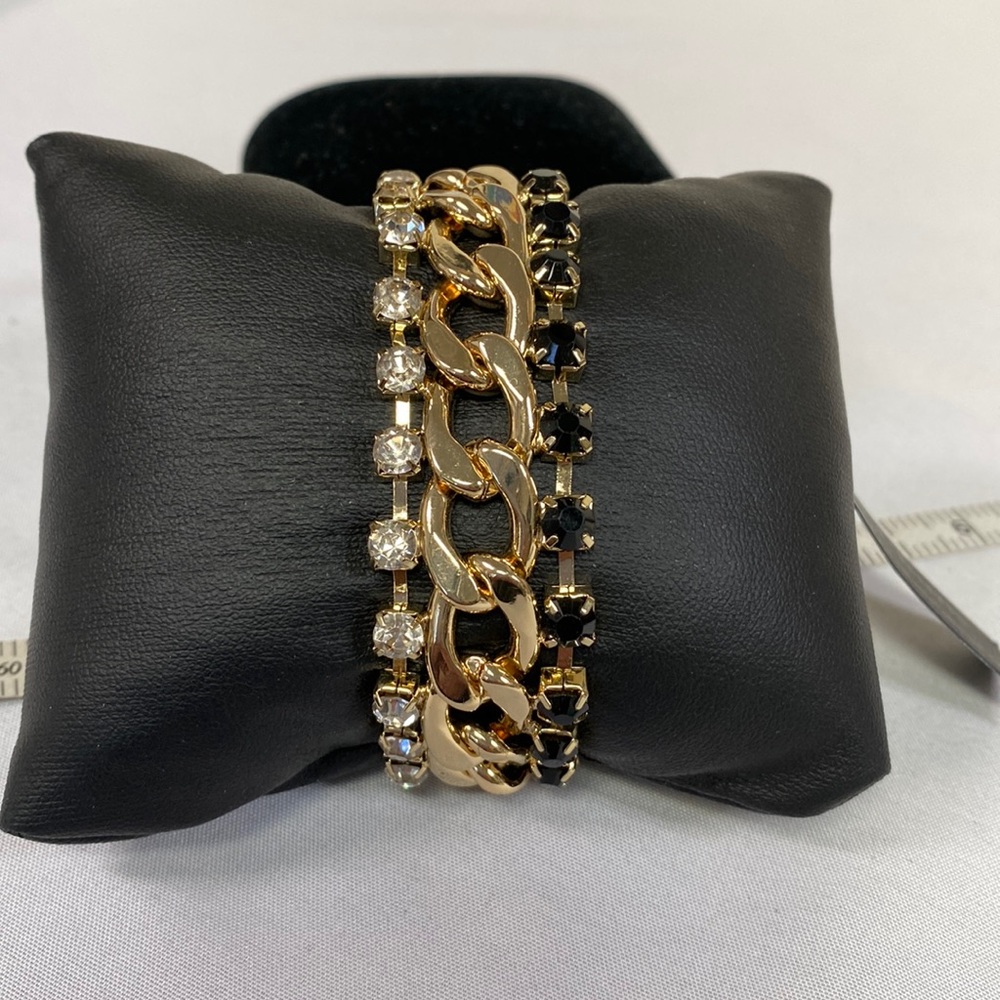 Beautiful Goldtone chain link bracelet with rhinestones